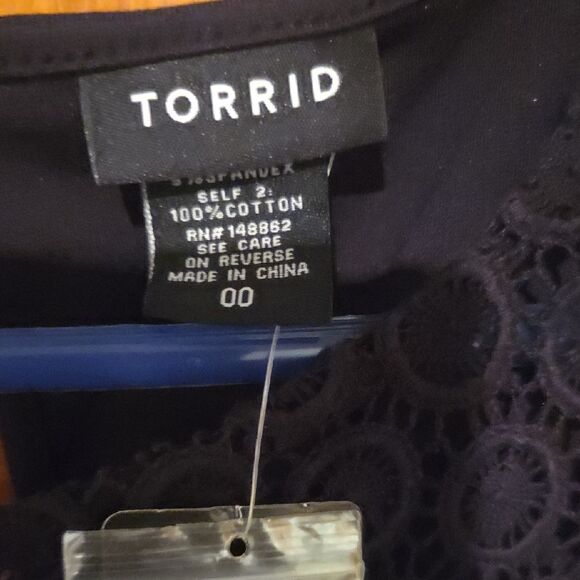 Torrid Black Sleeveless Blouse Peplum Bottom - Picture 2 of 4